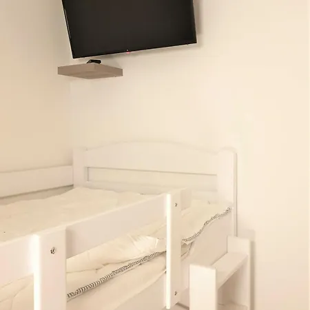 - Haus L, App 0l1004